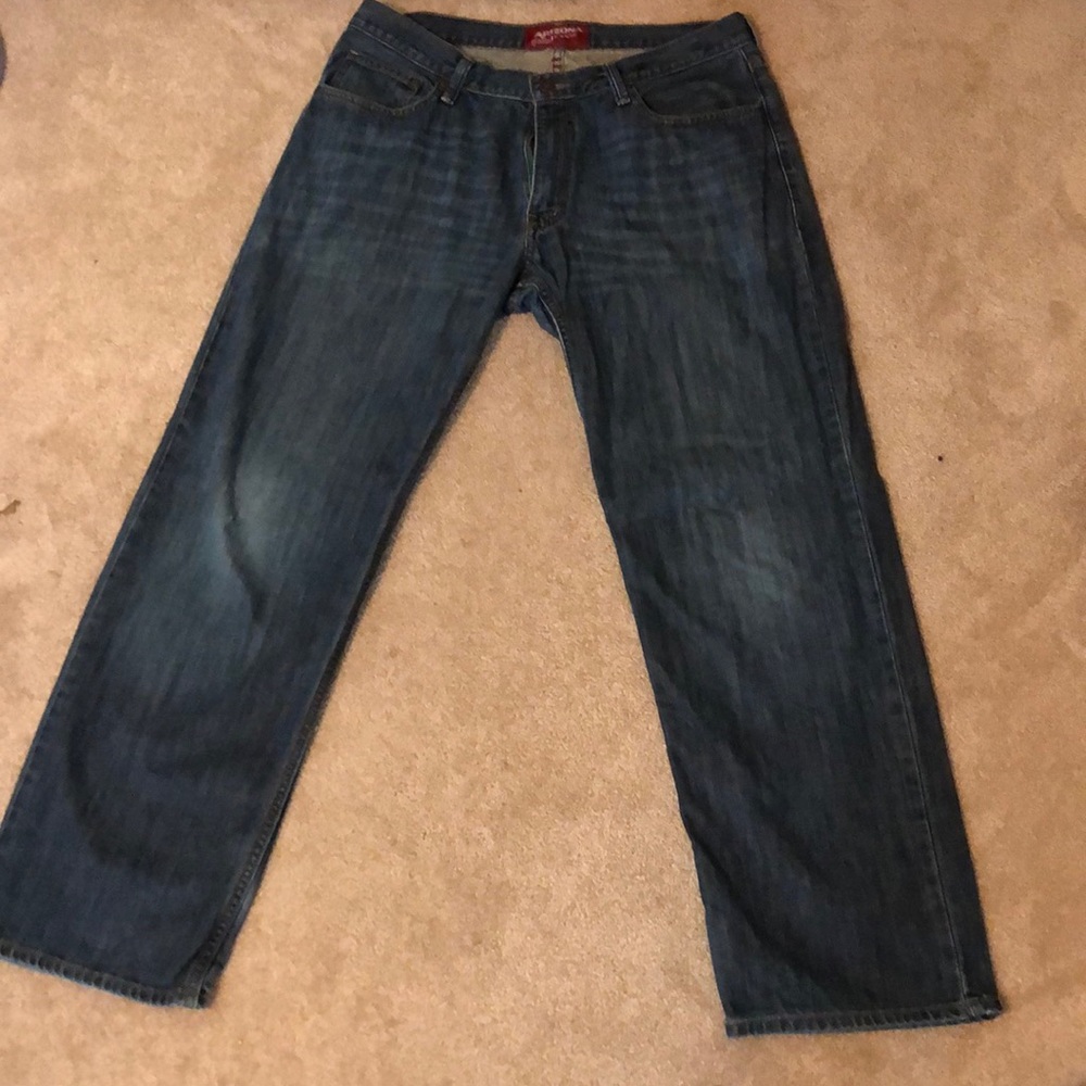 Arizona jeans co jeans. Loose straight, 34x32.